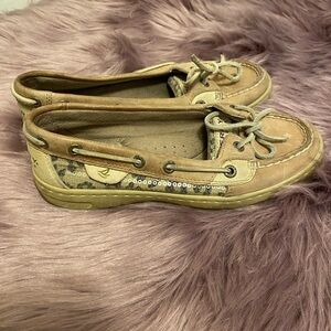 Sperry’s size 5